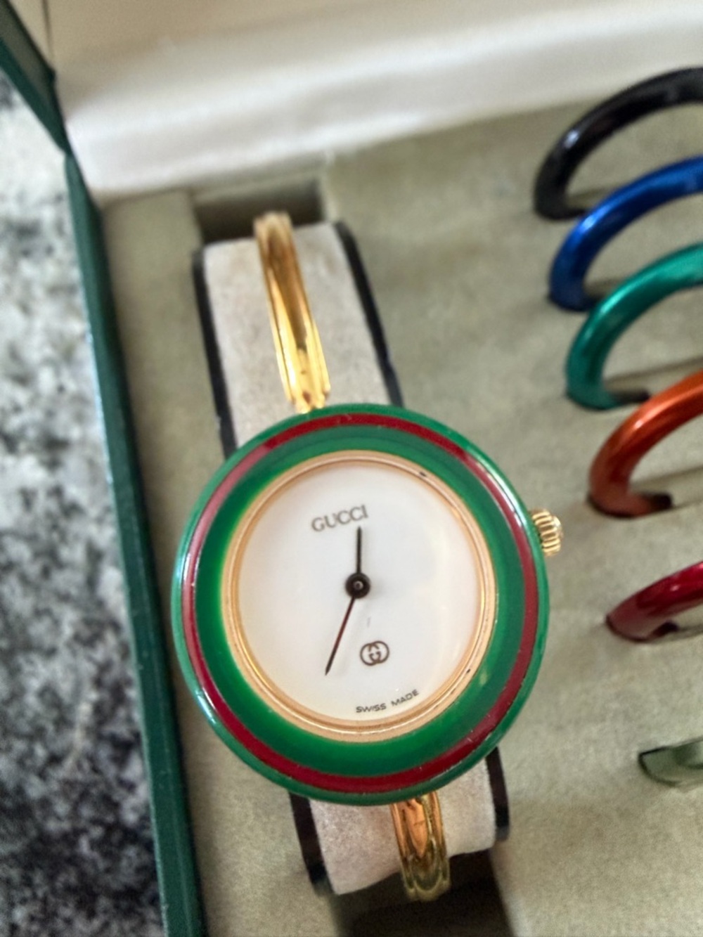 Gucci Women's Gold Bracelet Watch with Interchangeable Colored Bezels - Picture 2 of 6